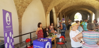 Blick in die Rathauspassage mit den Ständen bei der Mut-Tour